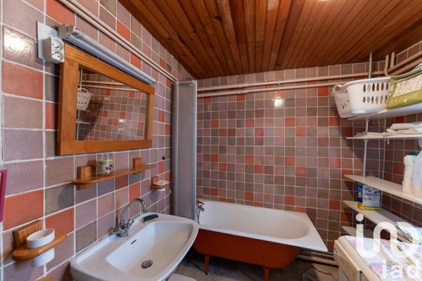 Maison à vendre 4 pièces 100 m² Saint-Bonnet-le-Chastel