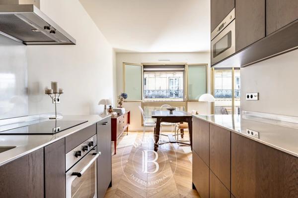 Paris 8ème, Appartement 1 Chambre -  53 m² à vendre