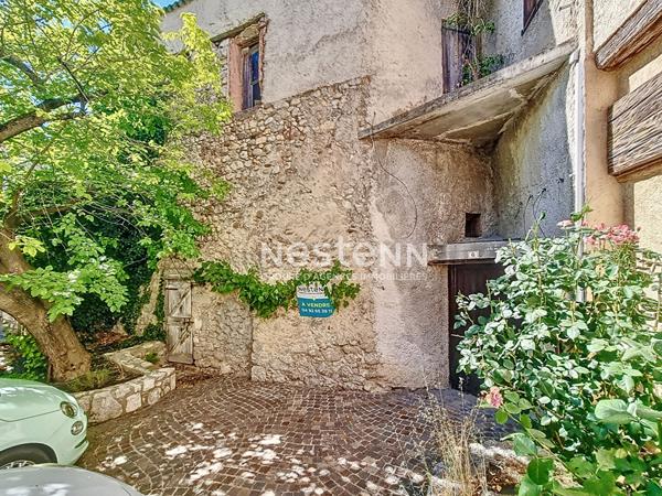 A vendre maison de village à rénover à Val Buëch Méouge 4 pièce(s) 90 m2 + dépendances.