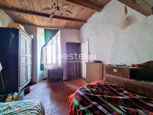 A vendre maison de village à rénover à Val Buëch Méouge 4 pièce(s) 90 m2 + dépendances.