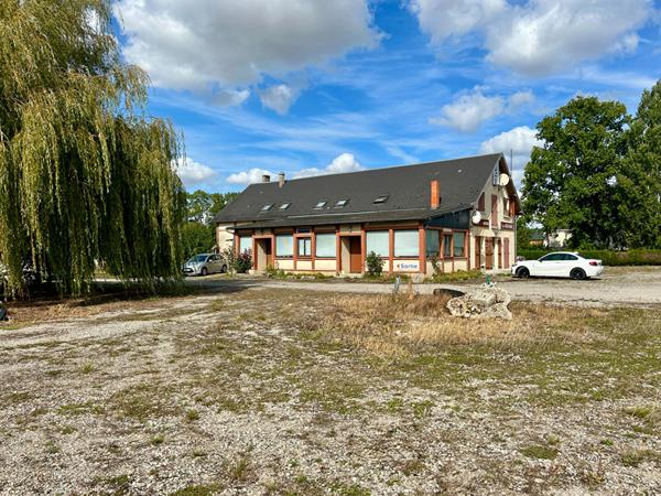Maison Normande à vendre à La Chapelle Gauthier - 8 chambres, 370 m²