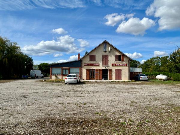 Maison Normande à vendre à La Chapelle Gauthier - 8 chambres, 370 m²