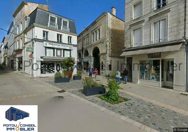 BAIL TOUT IMMEUBLE AVEC BELLE CELLULE EN CESSION DE BAIL HYPER CENTRE NIORT