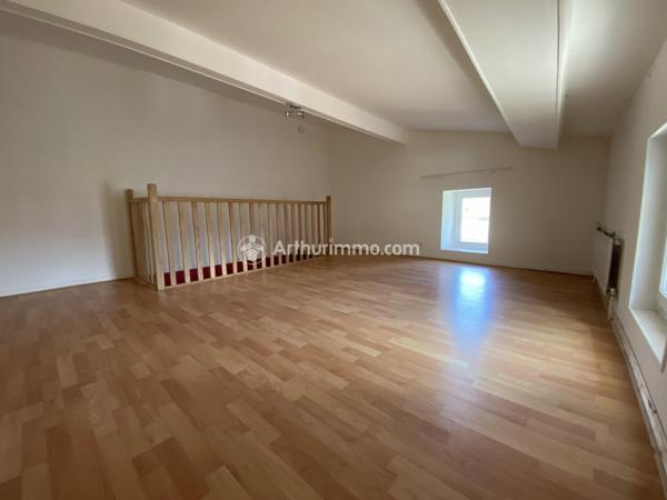 Vente Maison 8 pièces 171 m2 à Saint-Jean-d'Angély