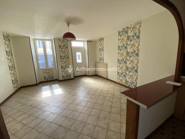 Vente Maison 8 pièces 171 m2 à Saint-Jean-d'Angély