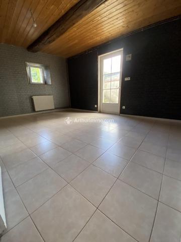 Vente Maison 8 pièces 171 m2 à Saint-Jean-d'Angély