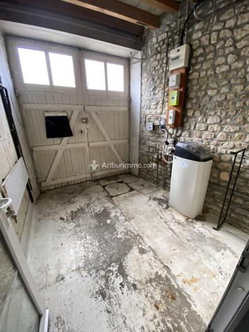 Vente Maison 8 pièces 171 m2 à Saint-Jean-d'Angély