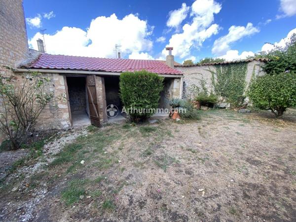 Vente Maison 8 pièces 171 m2 à Saint-Jean-d'Angély