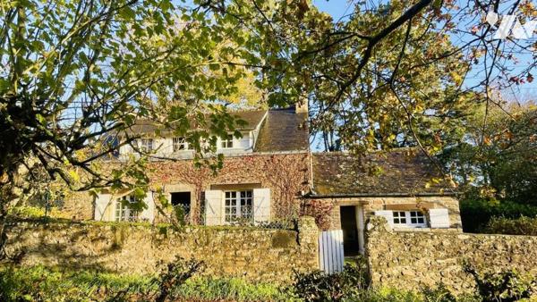 ARRADON : maison en pierre à rénover vue sur le Golfe du Morbihan