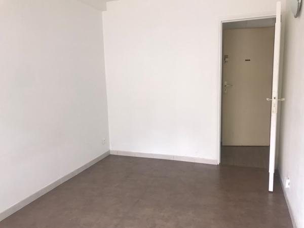 A LOUER STUDIO SAVIGNY SUR ORGE 17,97m2