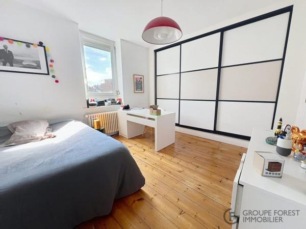 Maison mitoyenne 2 côtés La Madeleine Secteur La Madeleine 163 m²