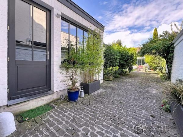 Maison mitoyenne 2 côtés La Madeleine Secteur La Madeleine 163 m²