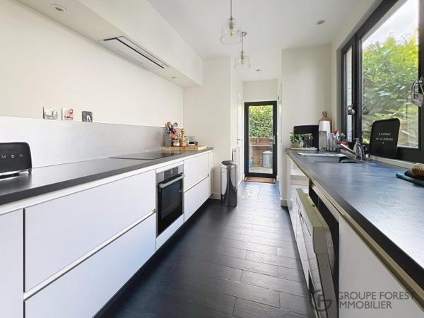 Maison mitoyenne 2 côtés La Madeleine Secteur La Madeleine 163 m²