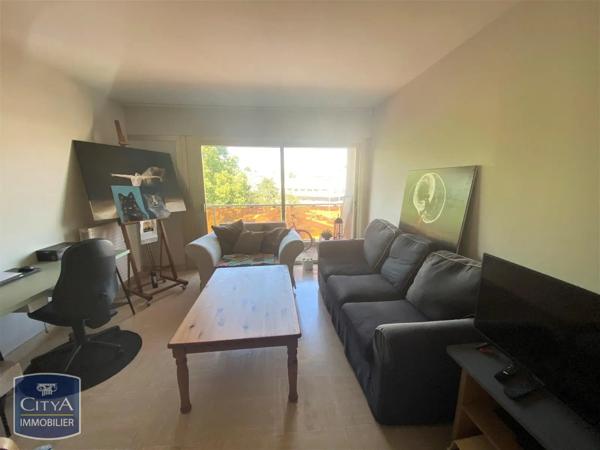 Appartement à louer 3 pièces 66.86m² Cholet (49300)
