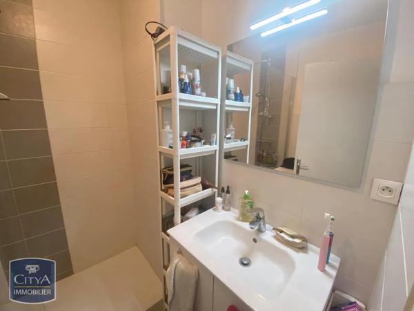 Appartement à louer 3 pièces 66.86m² Cholet (49300)
