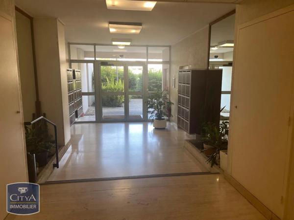 Appartement à louer 3 pièces 66.86m² Cholet (49300)