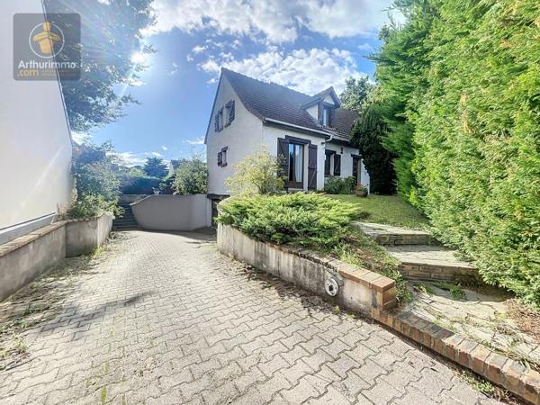 Vente                                                      Maison
                        
                     8 pièces                      155 m2                     à Limeil-Brévannes