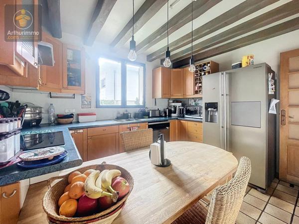 Vente                                                      Maison
                        
                     8 pièces                      155 m2                     à Limeil-Brévannes