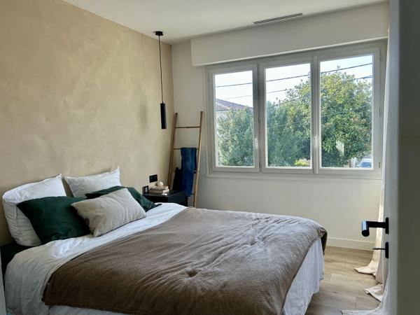 Acheter un Appartement comme une Maison de 4 pièces situé à Bordeaux Caudéran, quartier des Maréchaux, avec grande terrasse, jardin et stationnements