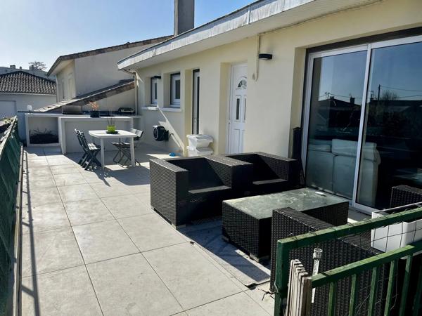 Acheter un Appartement comme une Maison de 4 pièces situé à Bordeaux Caudéran, quartier des Maréchaux, avec grande terrasse, jardin et stationnements