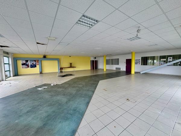 Immeuble à vendre 525 000 € Saint-Maur 2 011 m² DPE