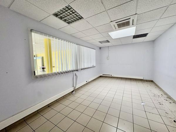 Immeuble à vendre 525 000 € Saint-Maur 2 011 m² DPE