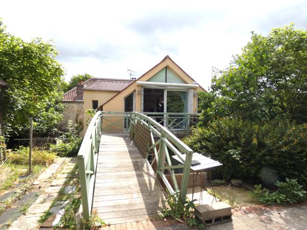 Maison
         5 pièces
        - 190 m² 549 000 € *