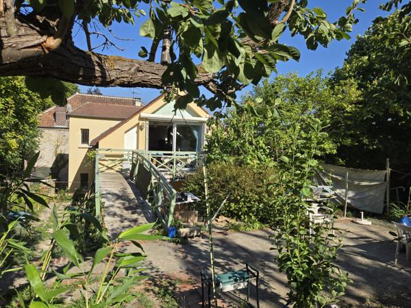 Maison
         5 pièces
        - 190 m² 549 000 € *