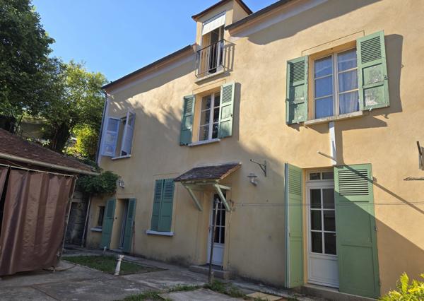 Maison
         5 pièces
        - 190 m² 549 000 € *