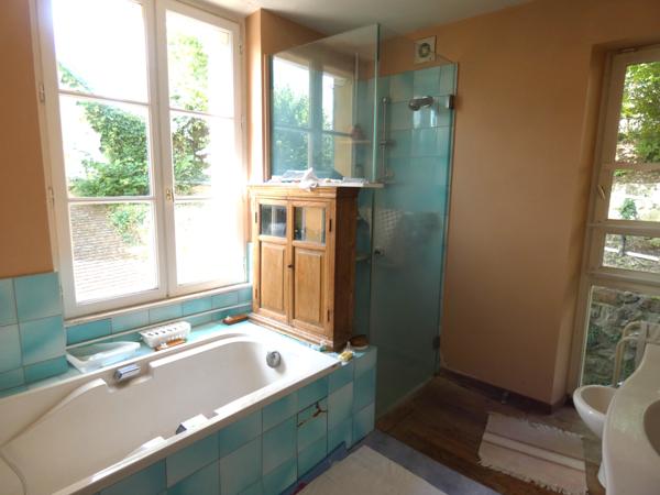 Maison
         5 pièces
        - 190 m² 549 000 € *