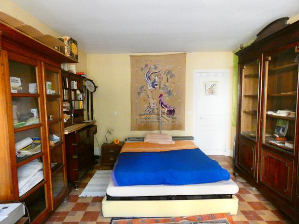 Maison
         5 pièces
        - 190 m² 549 000 € *