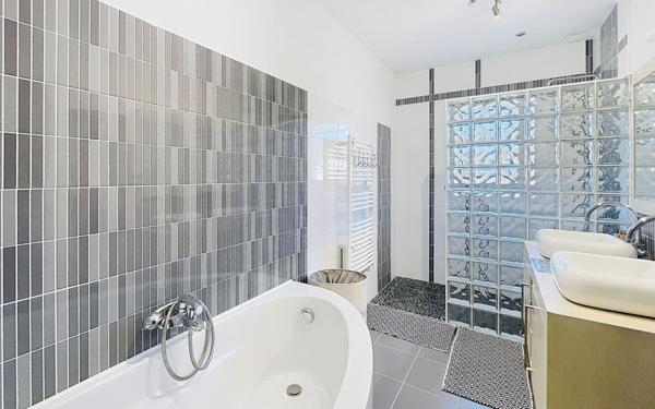 Maison à vendre    5 pièces •  Prigonrieux