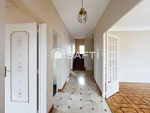 Maison 7 pièces de 229 m²