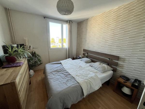 Appartement à louer 860 € CC Joué-lès-Tours 3 p 75 m² DPE C