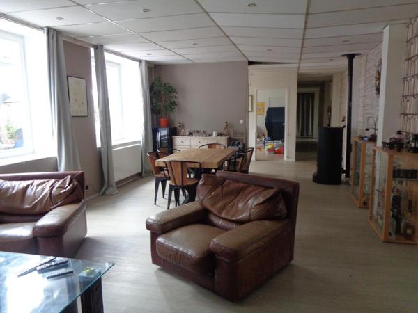 Grande maison de 440 m², proche des commodités