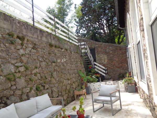 Grande maison de 440 m², proche des commodités