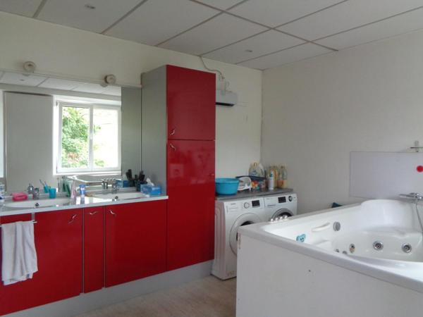 Grande maison de 440 m², proche des commodités