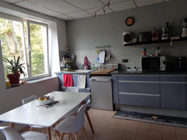 Grande maison de 440 m², proche des commodités