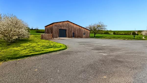 Local d'activité avec bureau et stockage à louer proche d'Eymet