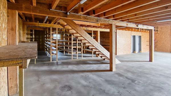 Local d'activité avec bureau et stockage à louer proche d'Eymet