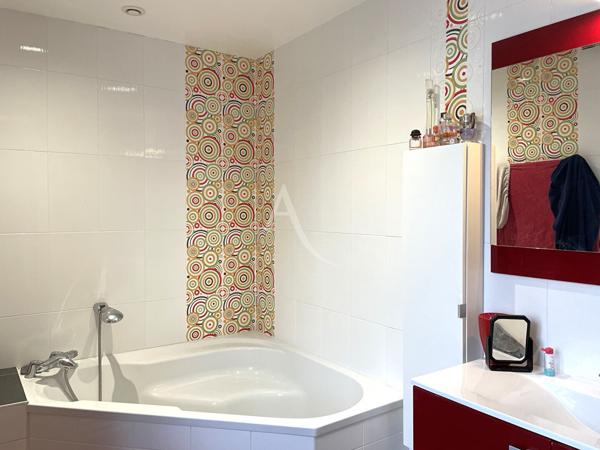 LOCATION Maison Vairé 6 pièces - 167 m²