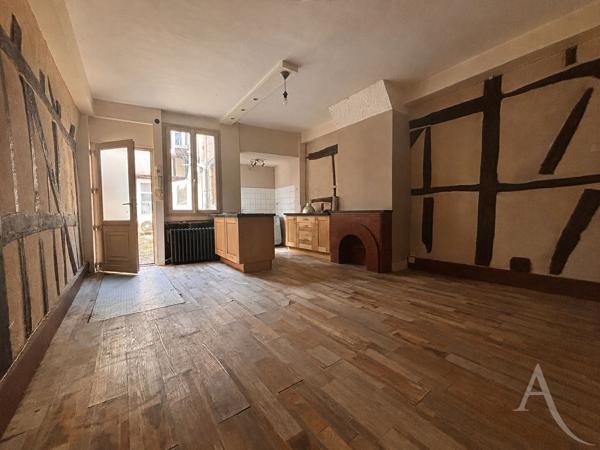 Maison de ville atypique de 62 m² en plein coeur du centre-ville !