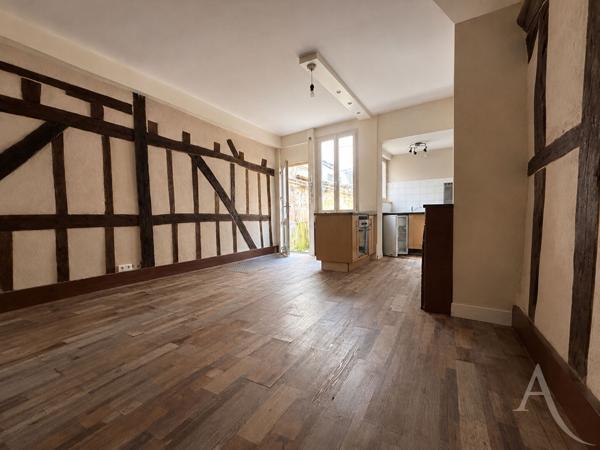 Maison de ville atypique de 62 m² en plein coeur du centre-ville !