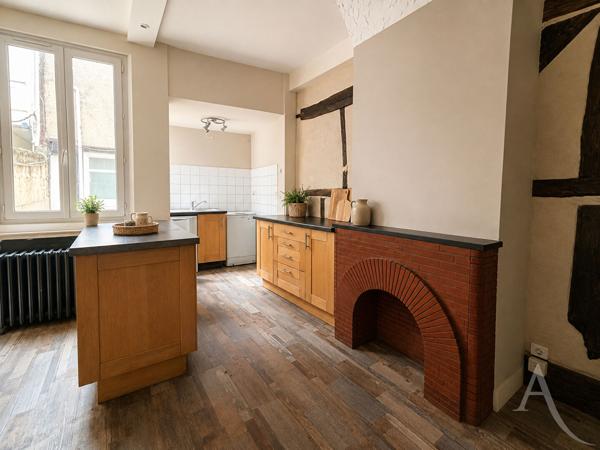 Maison de ville atypique de 62 m² en plein coeur du centre-ville !