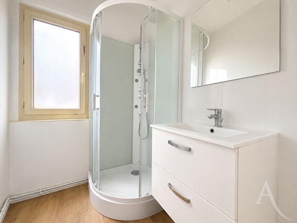Maison de ville atypique de 62 m² en plein coeur du centre-ville !
