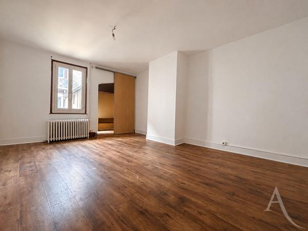 Maison de ville atypique de 62 m² en plein coeur du centre-ville !