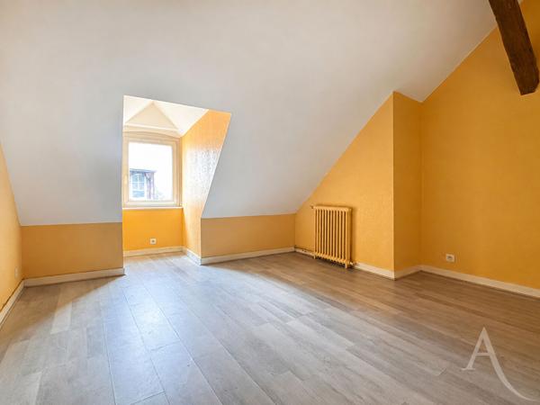 Maison de ville atypique de 62 m² en plein coeur du centre-ville !