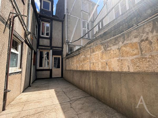 Maison de ville atypique de 62 m² en plein coeur du centre-ville !