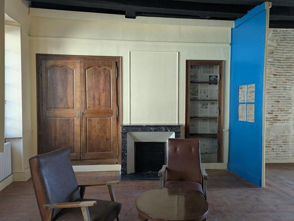 Immeuble d'habitation + studio + local commercial  (actuellement loué) La Charité Sur Loire  avec jardin
