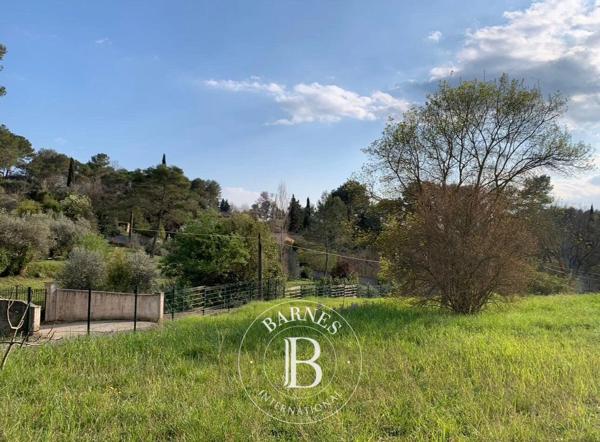 Mougins, Terrain constructible  1 653 m² à vendre